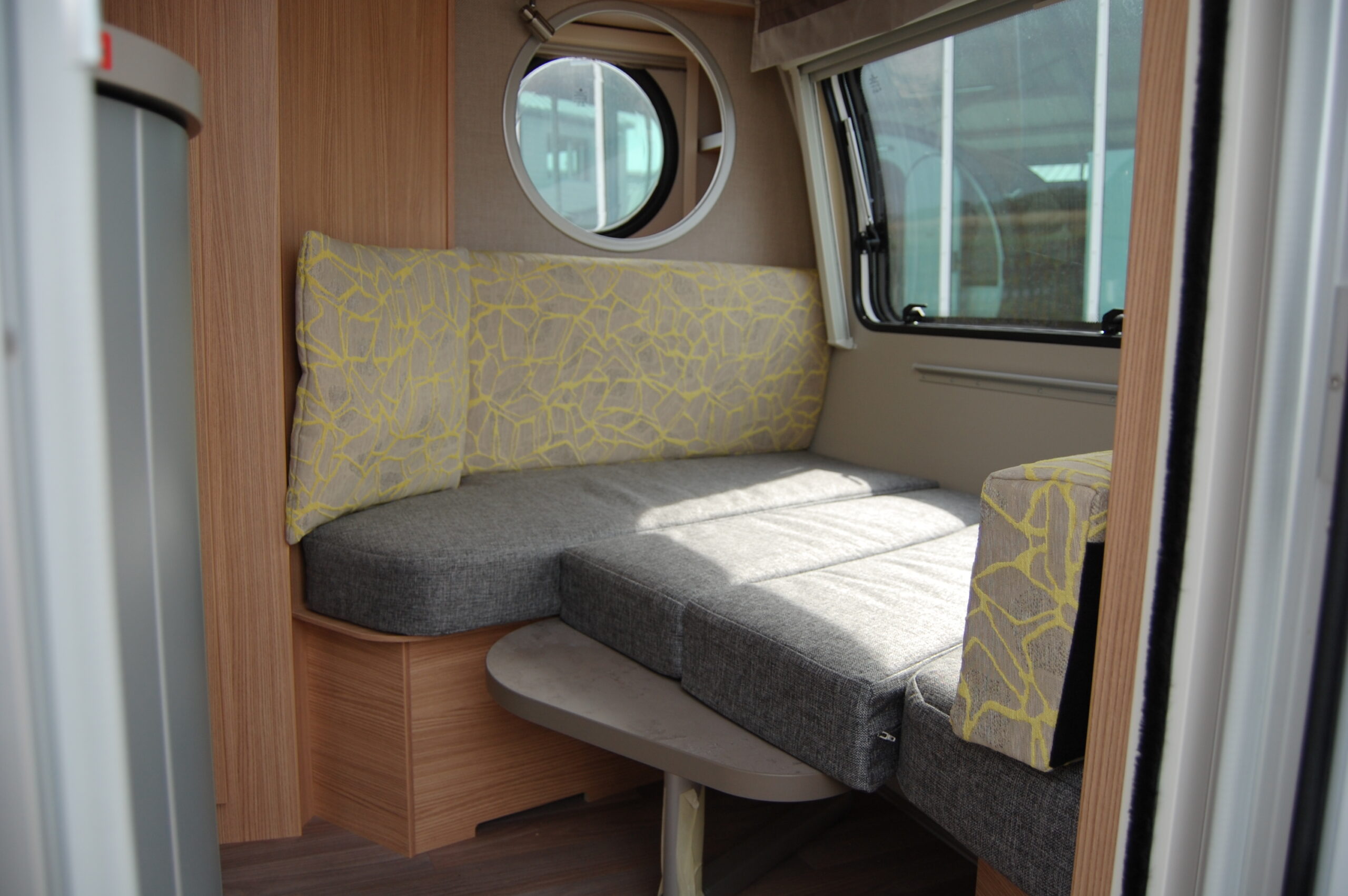 *AVAILABLE NOW* NEW 2022 T@B 400 'Metropolis' Caravan. 3x Berth, Rear ...