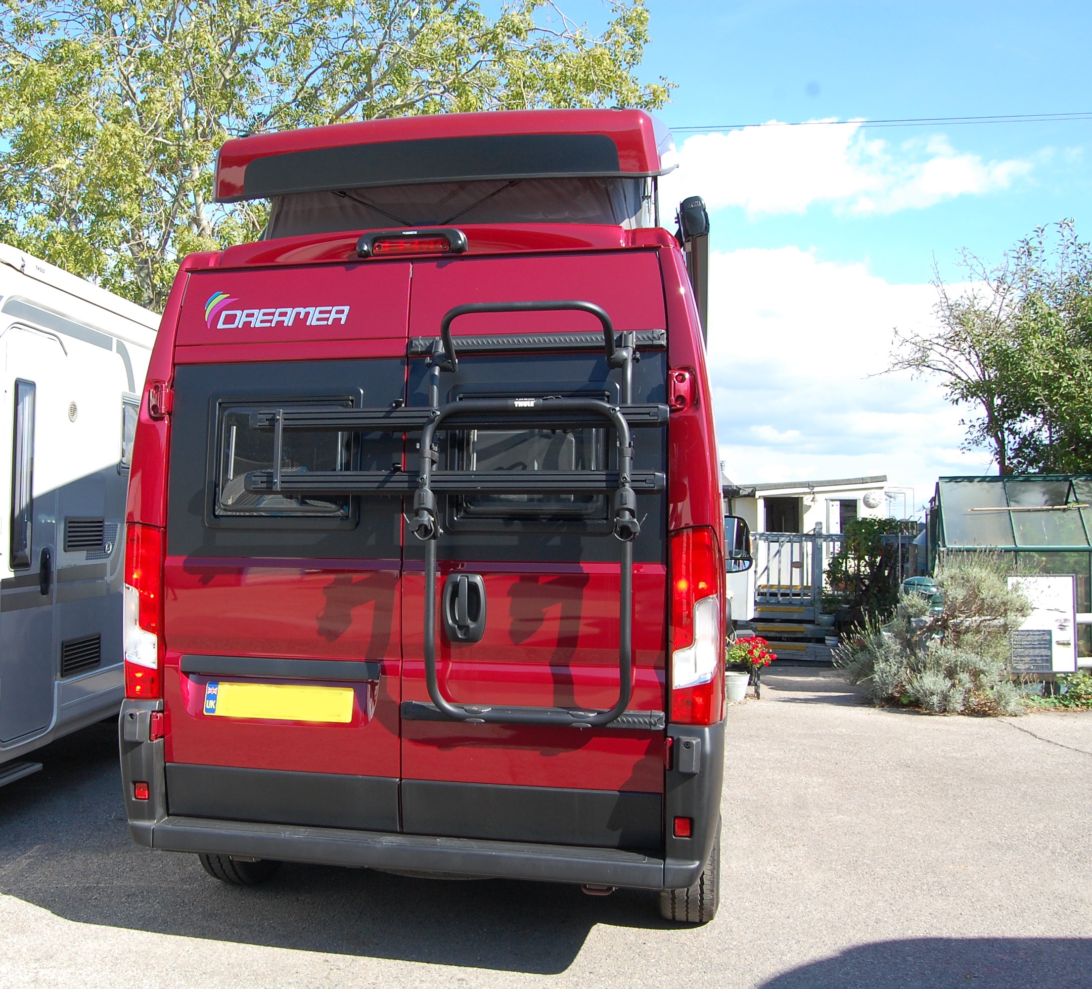 SOLD Dreamer D43 UP FUN Red Addict By Rapido 2021 Pre Owned sold-dreamer-d43-up-fun-red-addict-by-rapido-2021-pre-owned